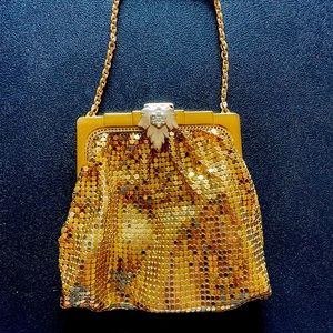 🎉 2x Host Pick🎉 - Stunning Gold Whiting & Davis Vintage Coin Purse
